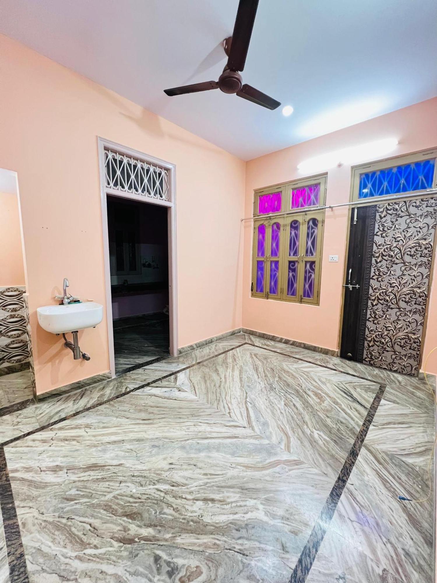 Annapurna Homestays Varanasi Bagian luar foto