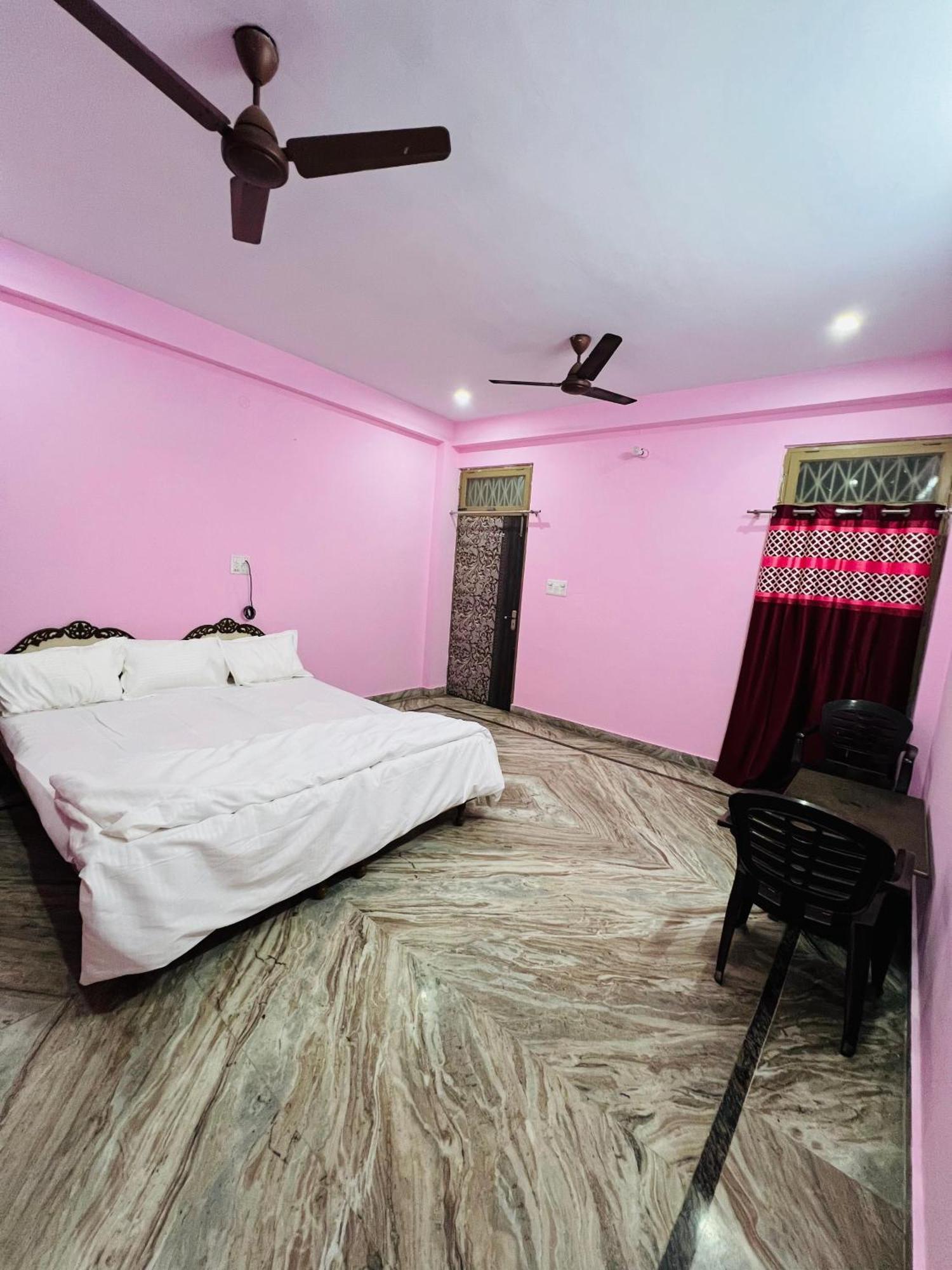 Annapurna Homestays Varanasi Bagian luar foto