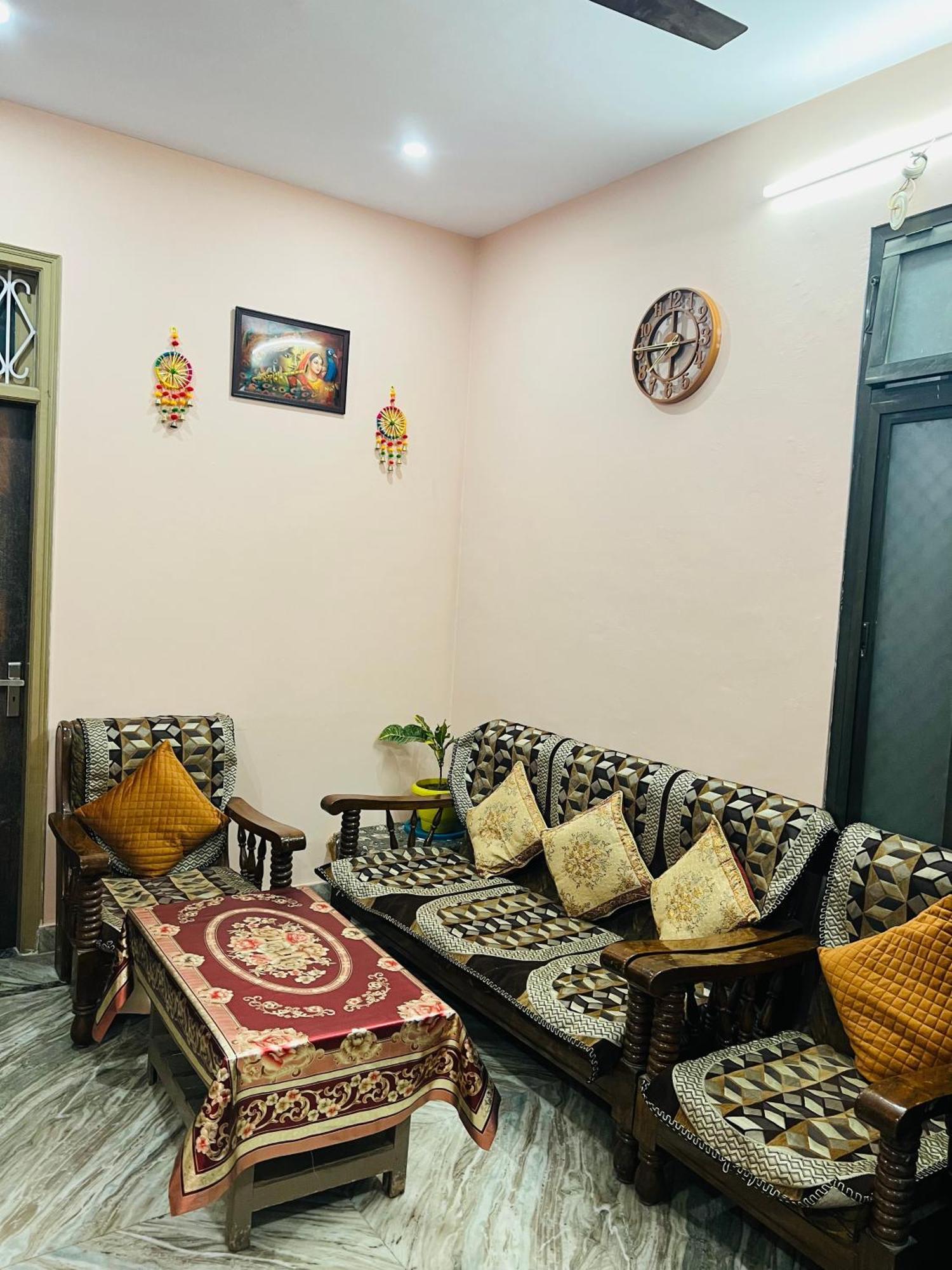 Annapurna Homestays Varanasi Bagian luar foto