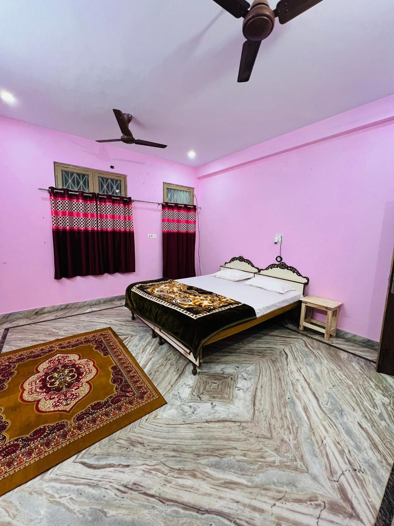 Annapurna Homestays Varanasi Bagian luar foto