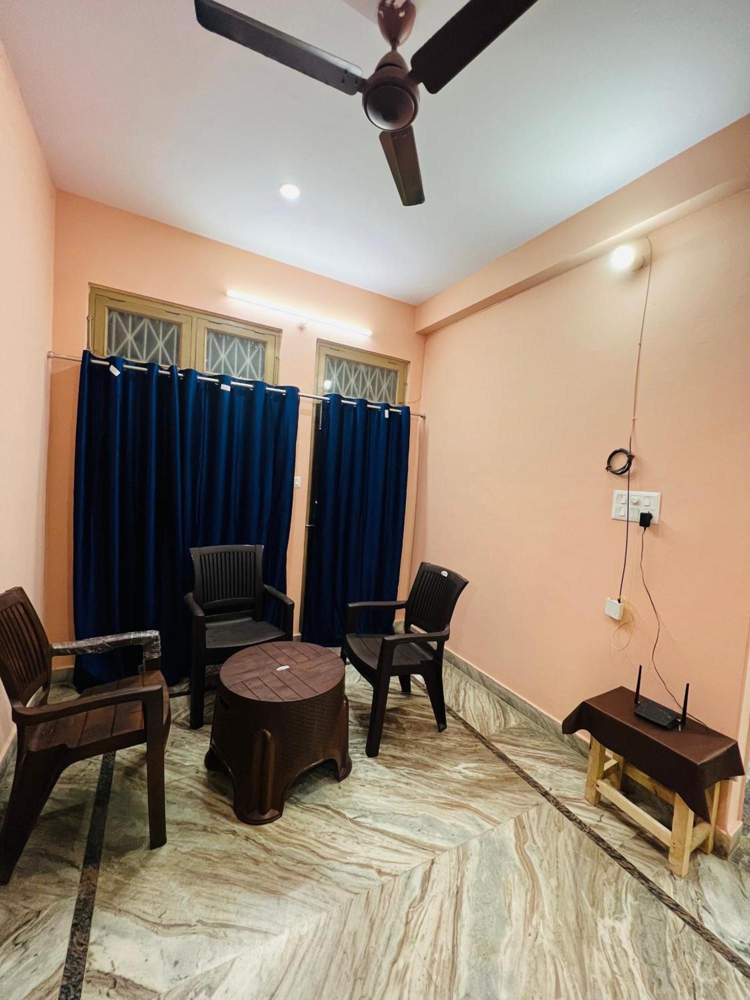 Annapurna Homestays Varanasi Bagian luar foto