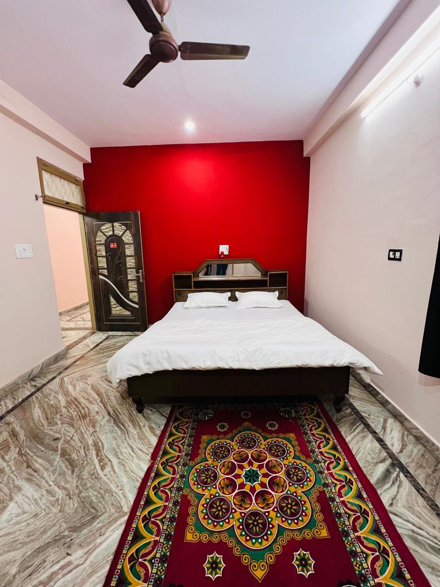 Annapurna Homestays Varanasi Bagian luar foto
