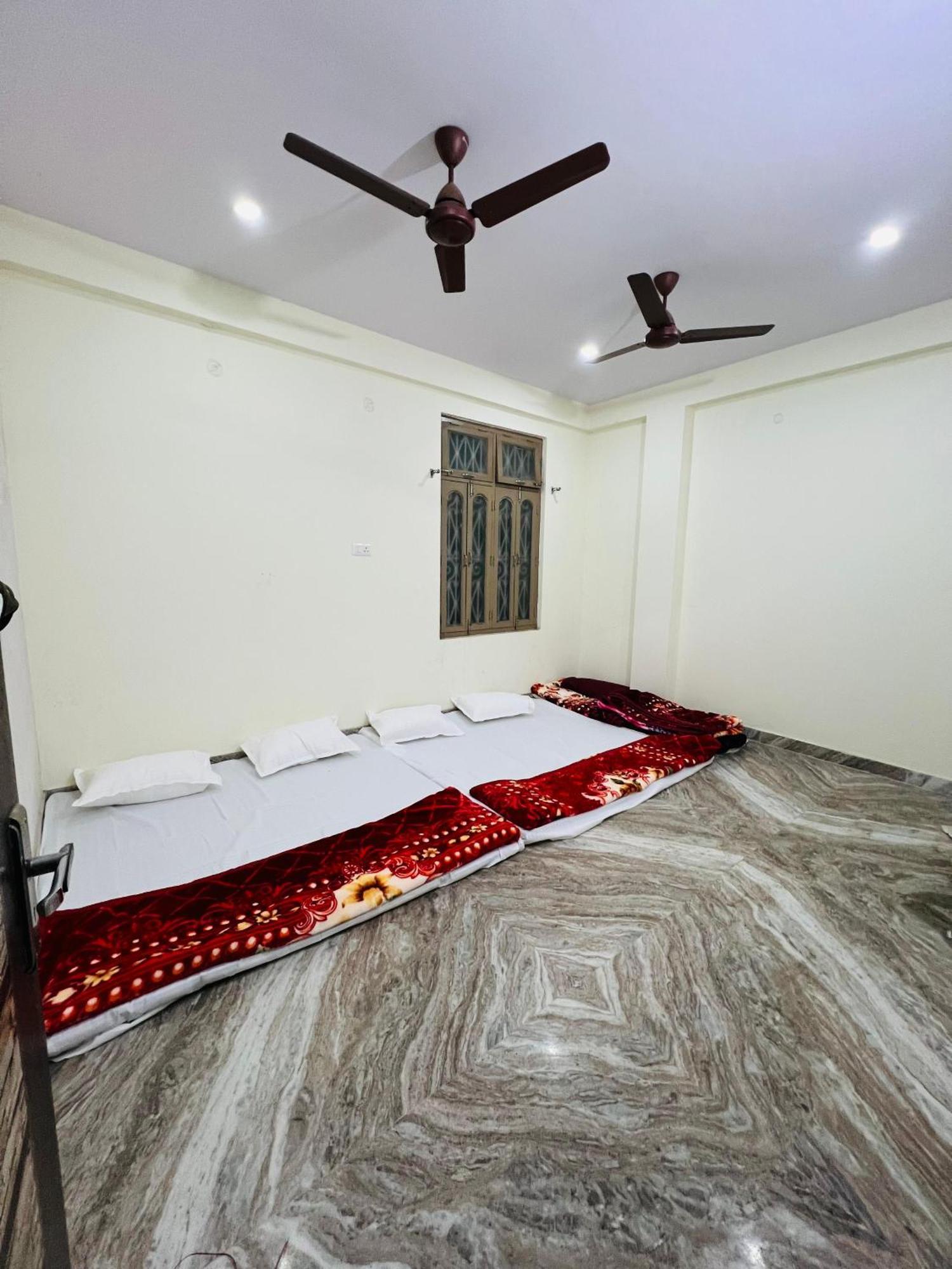 Annapurna Homestays Varanasi Bagian luar foto